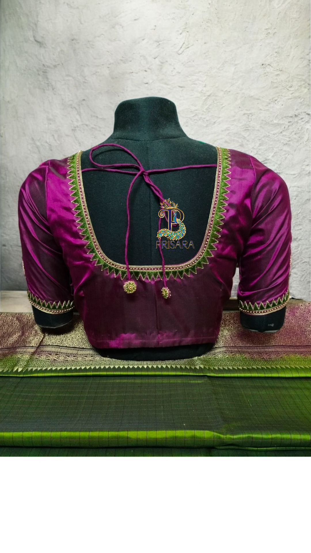 Temple Touch – Simple Thread Work Blouse with Pyramid Border